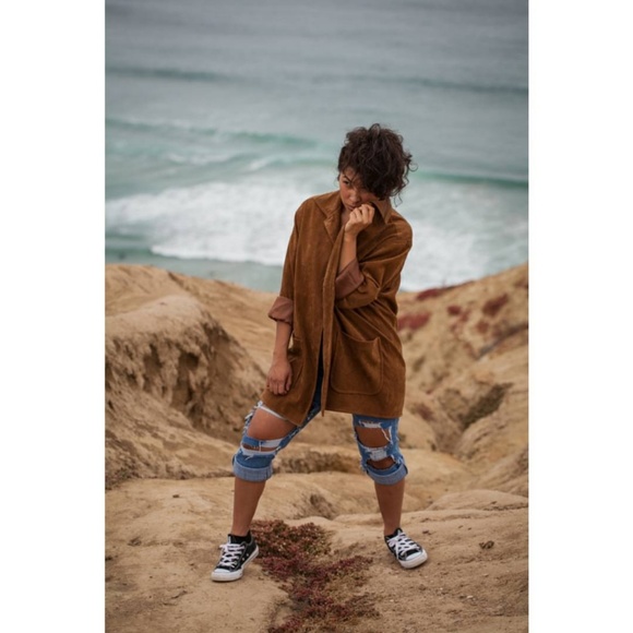 XOXO Welcome to my Closet! Please Comment & Share - Picture 7 of 8